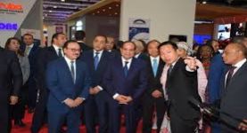 الرئيس السيسي يتفقد جناح هواوي بمعرض القاهرة الدولي للإتصالات كايرو اي سي تي 2017